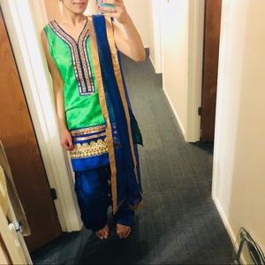 beautiful indian dress NWOT